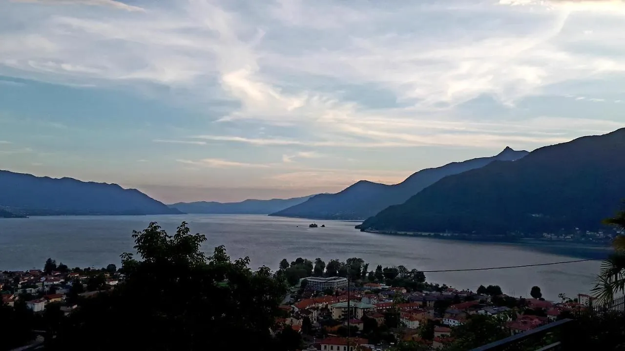 Sole & Lago-Lake Maccagno 0*,