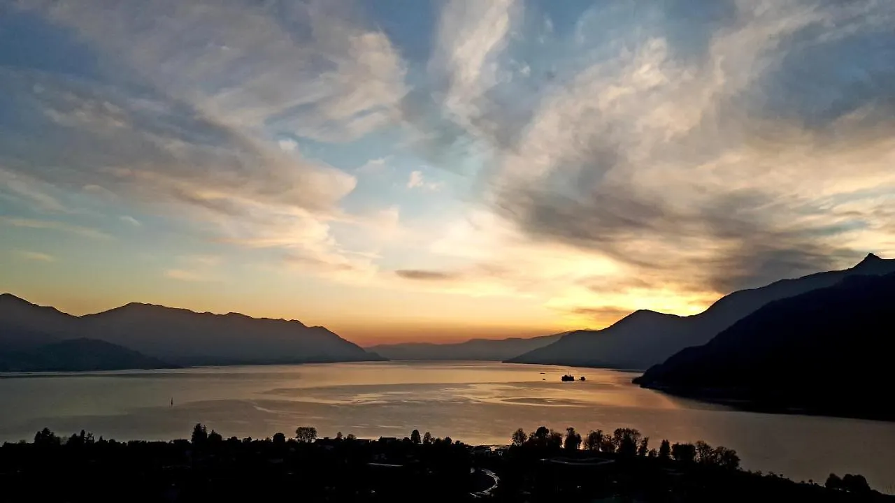Sole & Lago-Lake Maccagno Italy