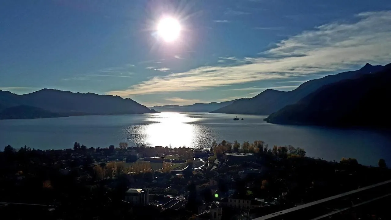 Sole & Lago-Lake Maccagno 0*,  Italy
