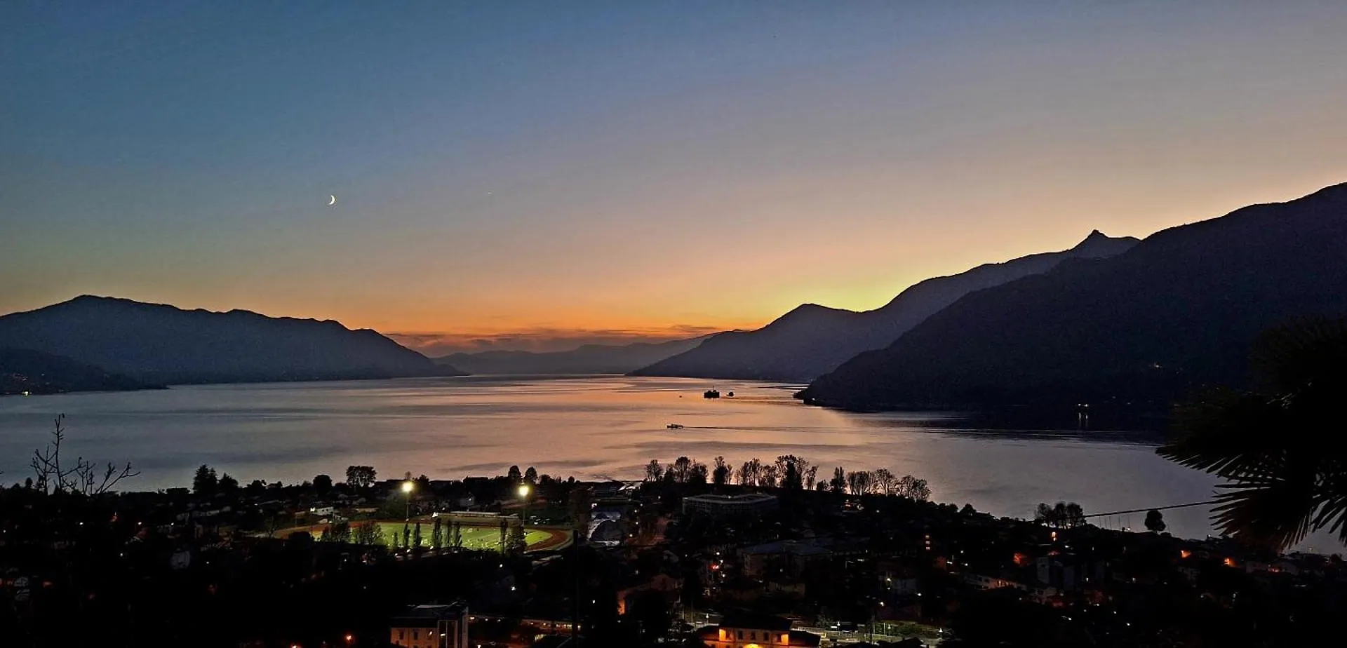 Sole & Lago-Lake Maccagno 0*,  Italy