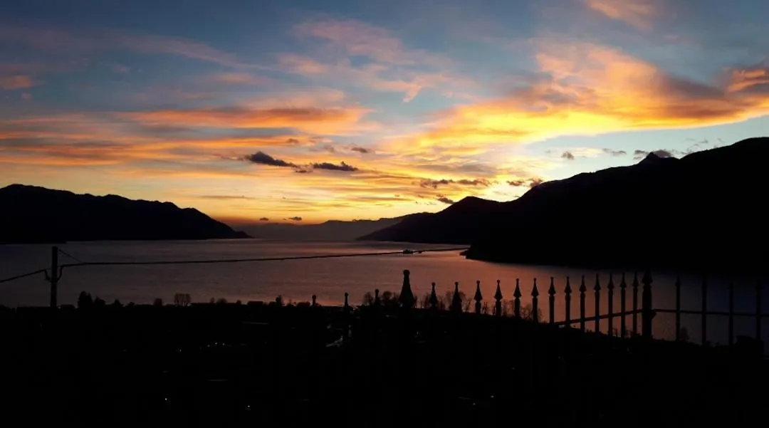 Sole & Lago-Lake Maccagno Apartment