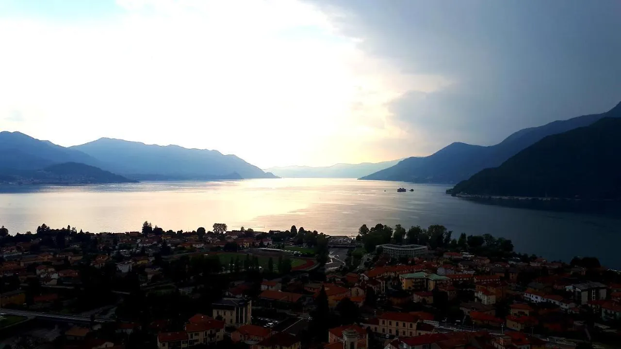 Sole & Lago-Lake Maccagno Italien