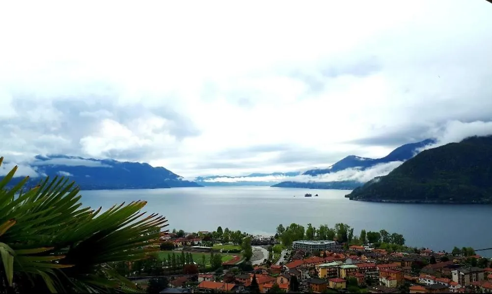 Sole & Lago-Lake Maccagno 0*,  Italien