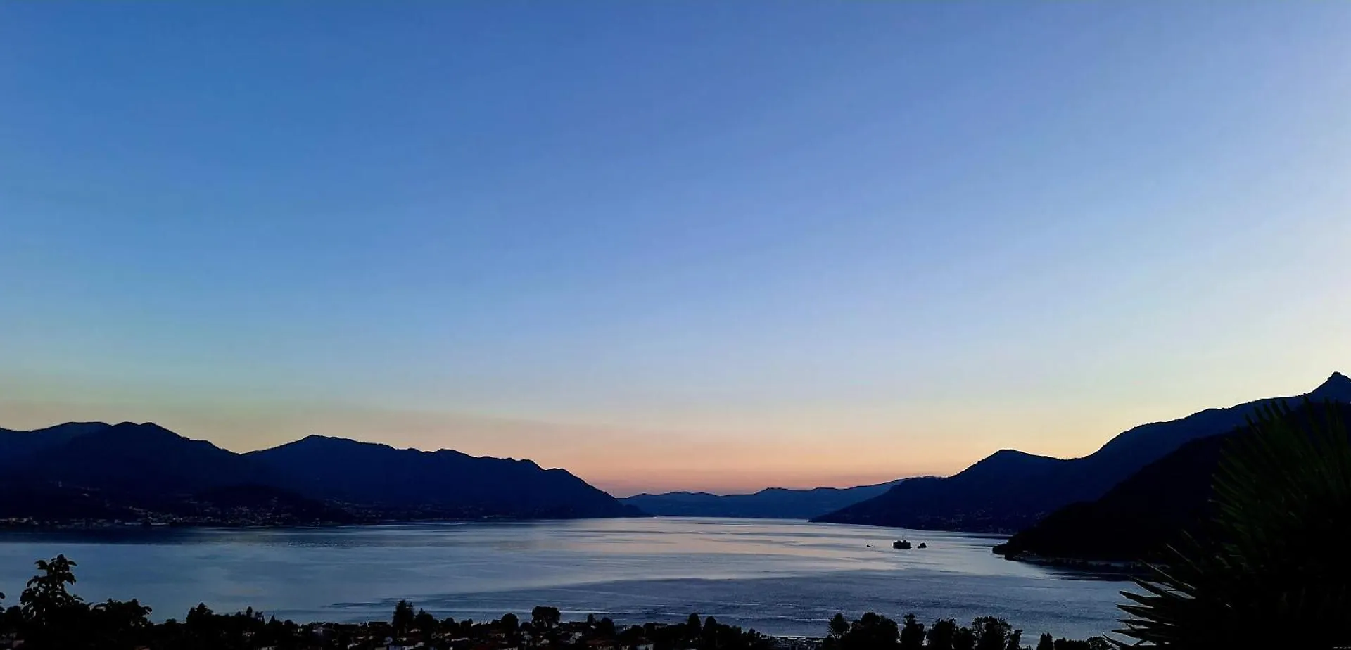 Sole & Lago-Lake Maccagno Italien