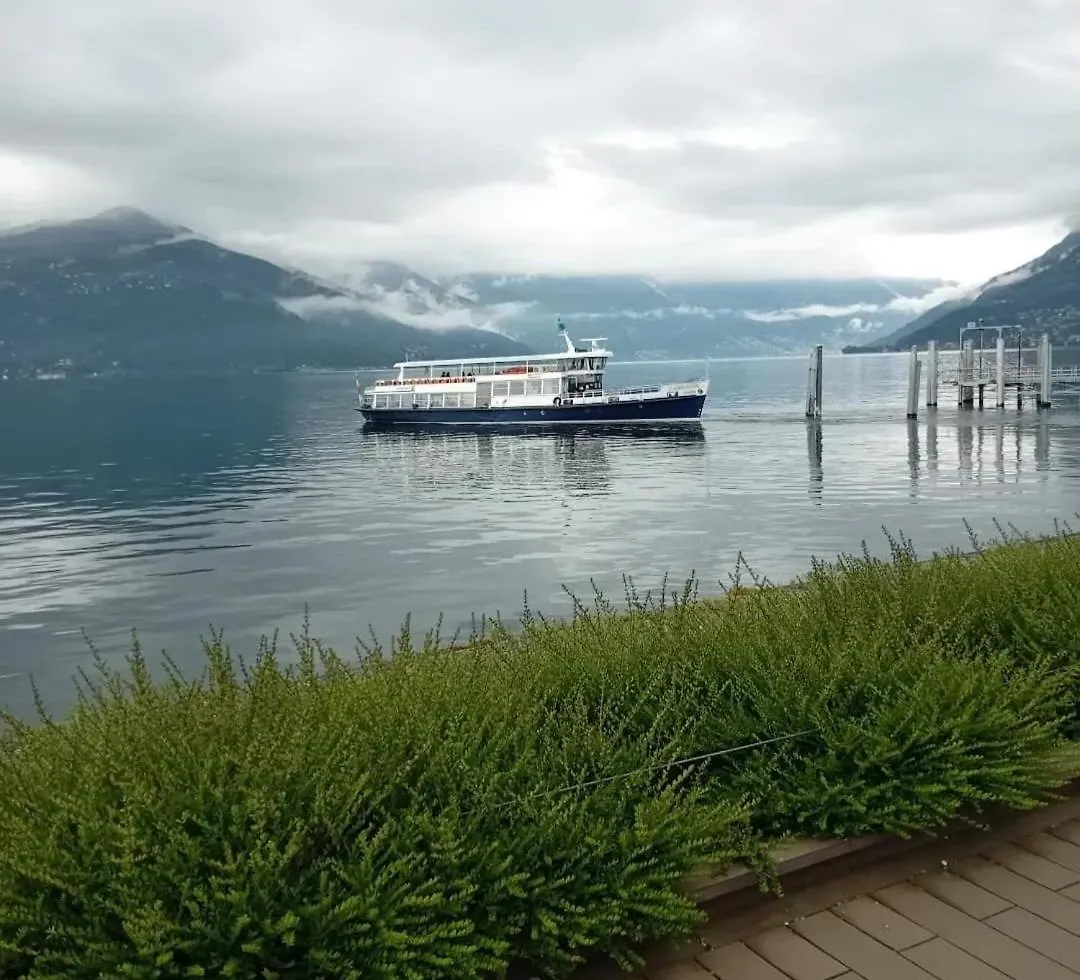 Sole & Lago-Lake Maccagno Italien