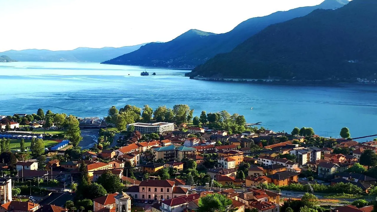 Sole & Lago-Lake Maccagno 0*,  İtalya