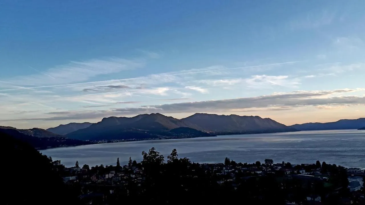 Sole & Lago-Lake Maccagno Daire